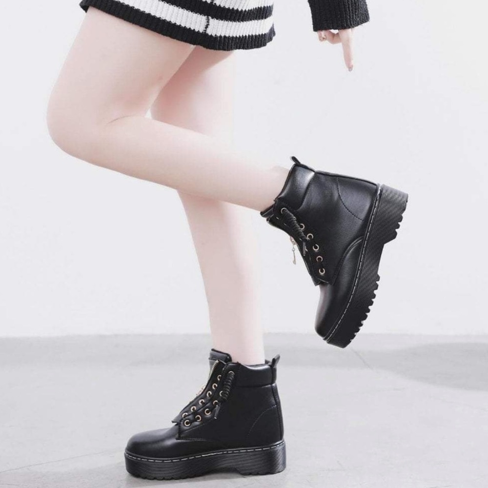 NWT BLACK PLATFORM COMBAT BOOTS